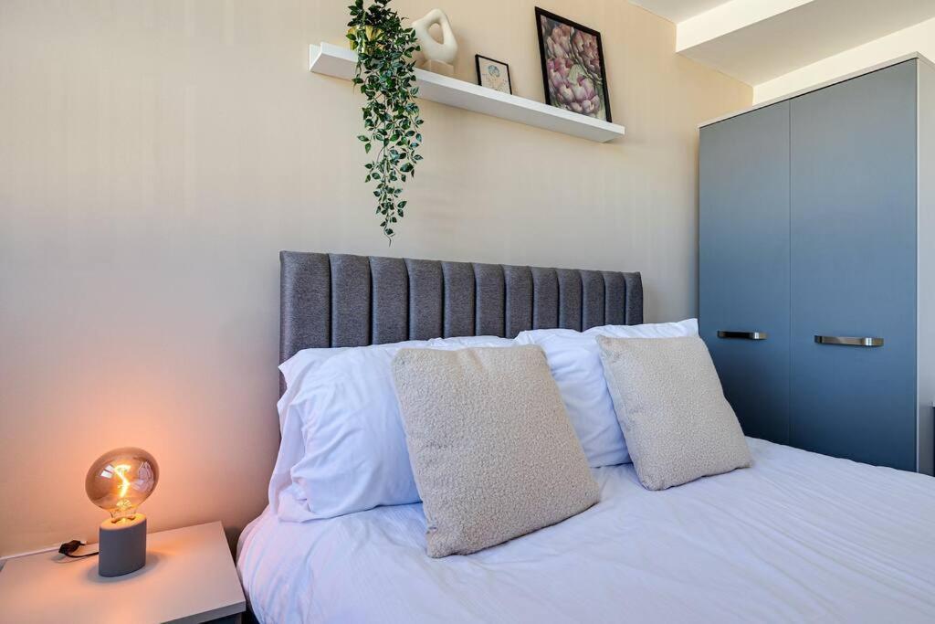 Entire 1 Bed Apt In The Centre Of Stockport Ngoại thất bức ảnh